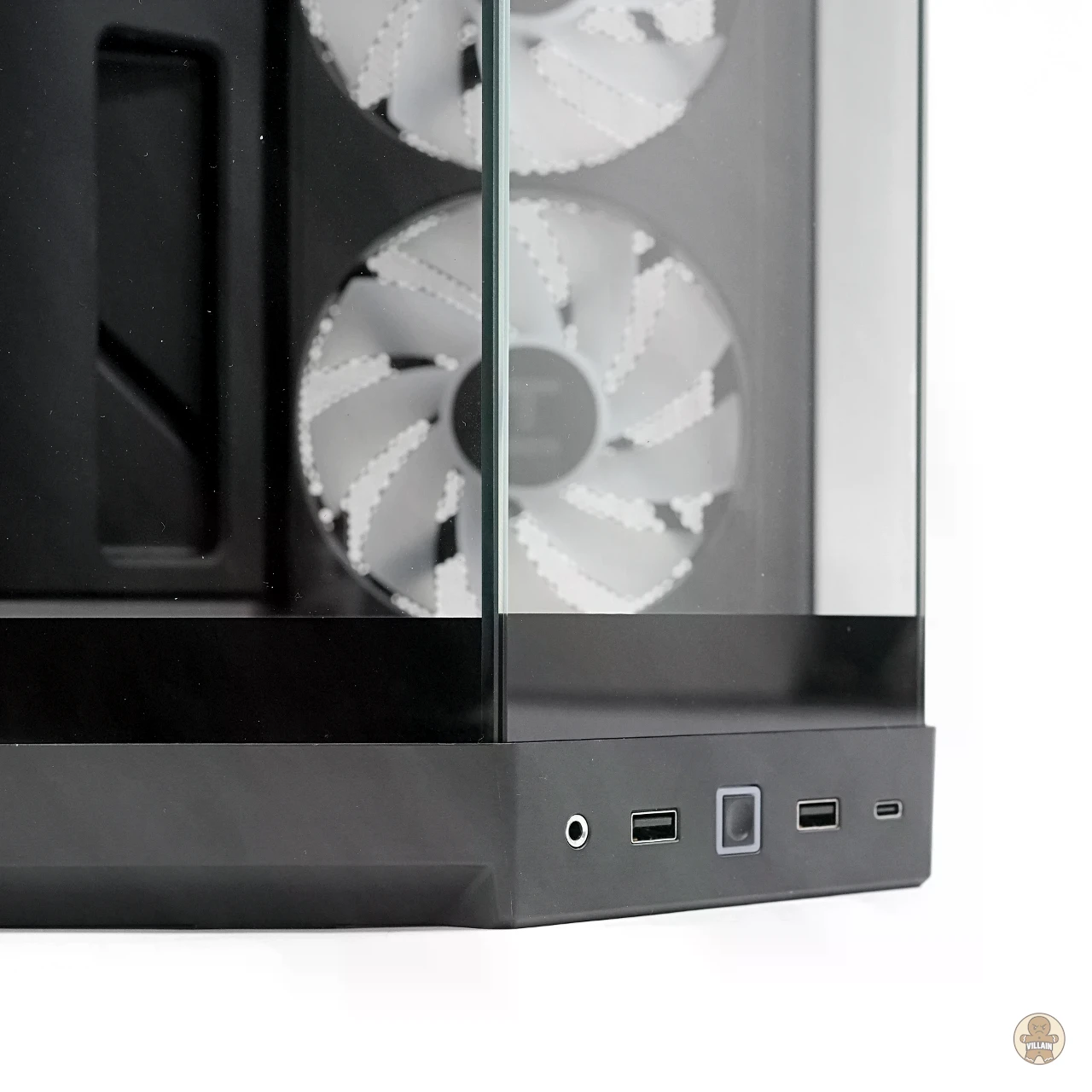 HYTE Y50 RGB 피치 블랙 [써보니] 진화한 어항케이스! 관련 이미지 20